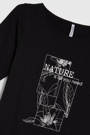 Bluzka z nadrukiem i napisem czarna