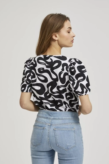 Bluzka z geometrycznym wzorem i bufiastymi rękawami czarno-biała