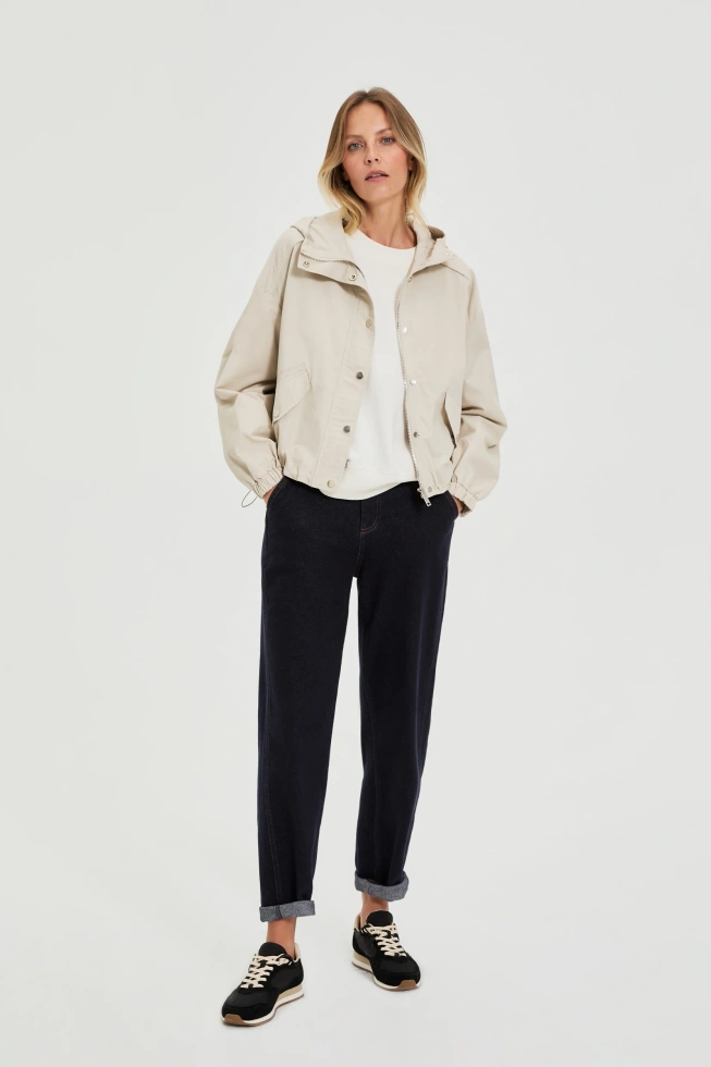 Kurtka z kapturem beżowa