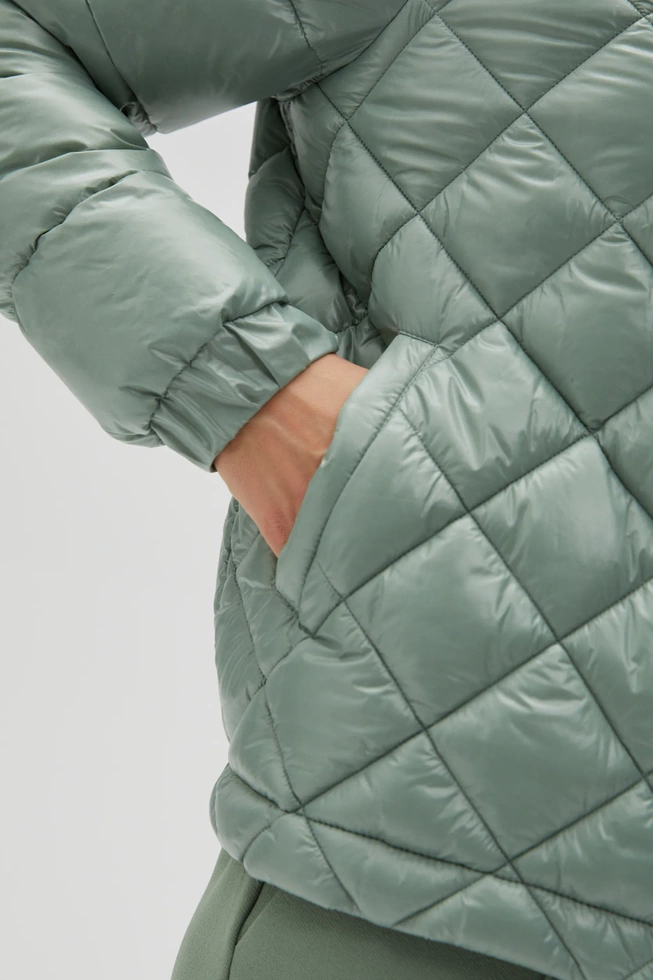 Krótka, pikowana kurtka oliwkowa