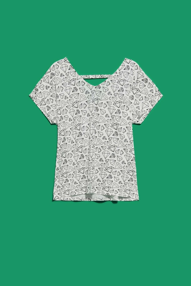 T-shirt z ozdobnym tyłem perłowy