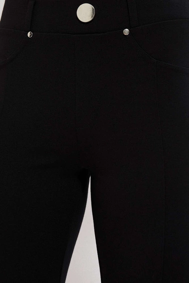 Legginsy z ozdobnym guzikiem czarne