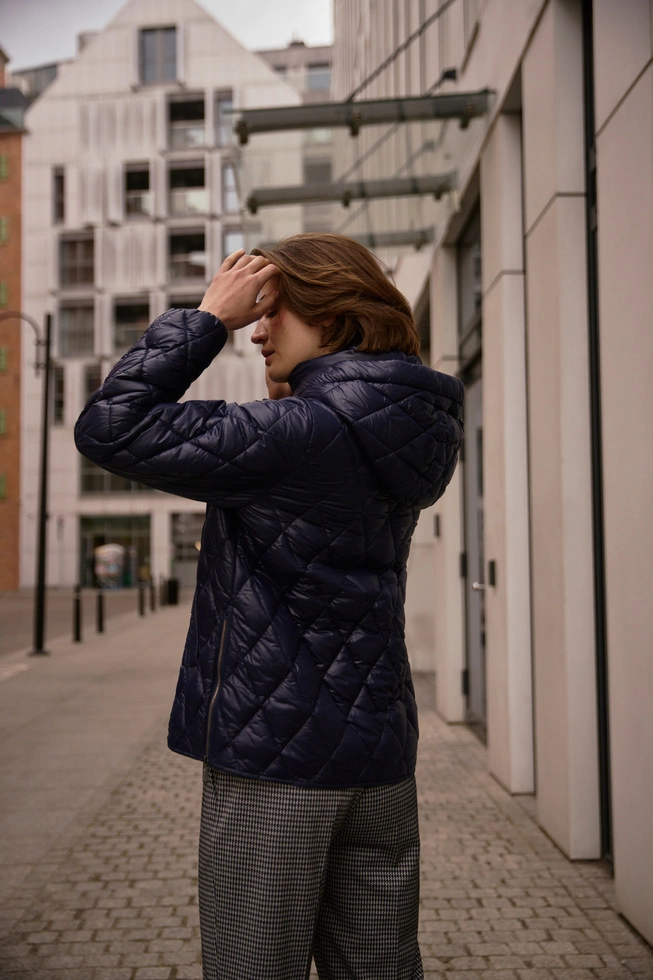 Pikowana kurtka granatowa