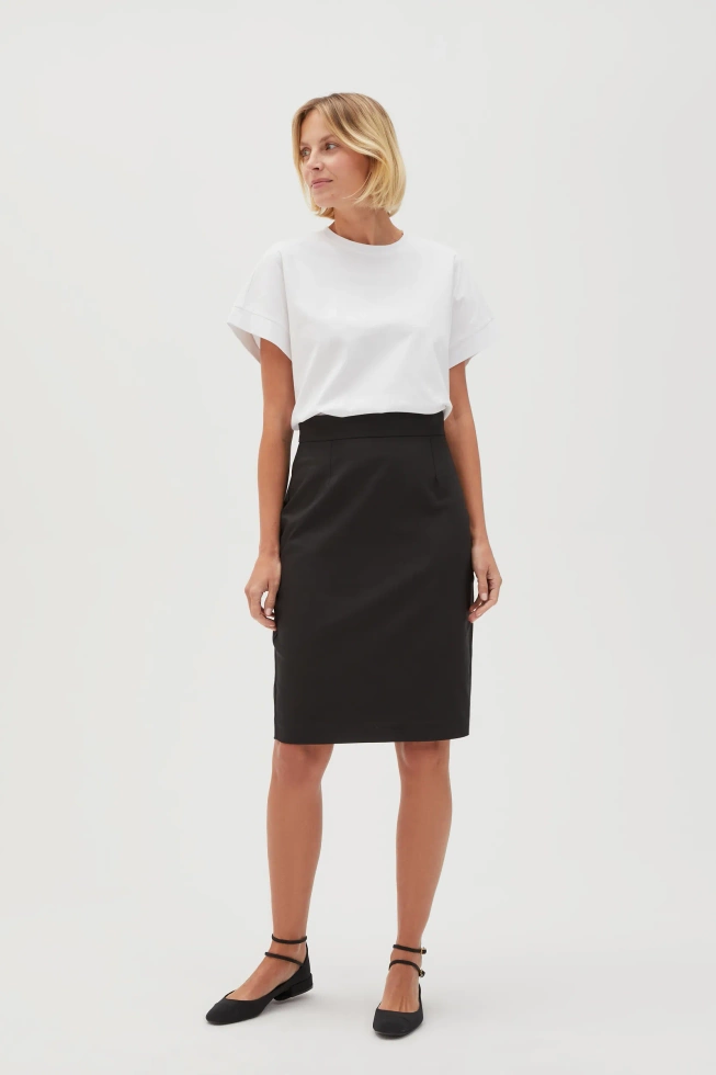 Ołówkowa spódnica czarna