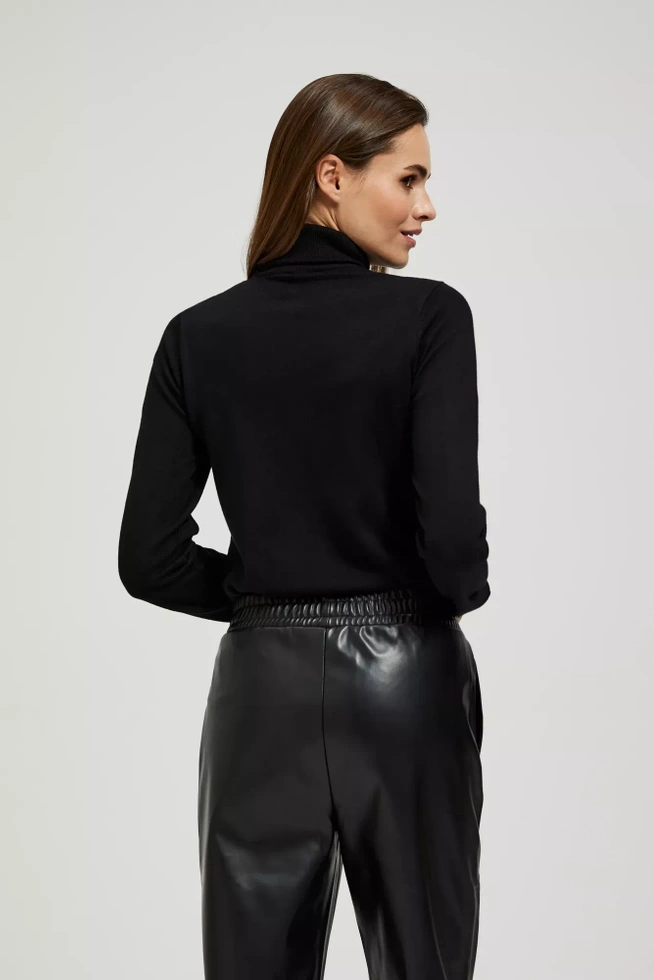 Sweter z golfem czarny