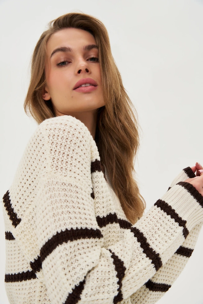 Sweter w paski beżowy