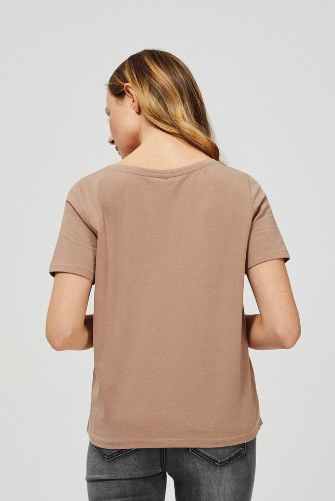 Bluzka z asymetrycznym dołem