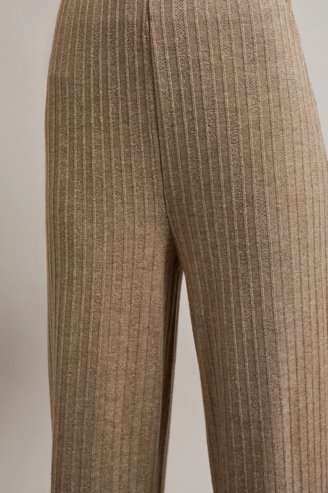 Prążkowane spodnie z metaliczną nitką beżowe