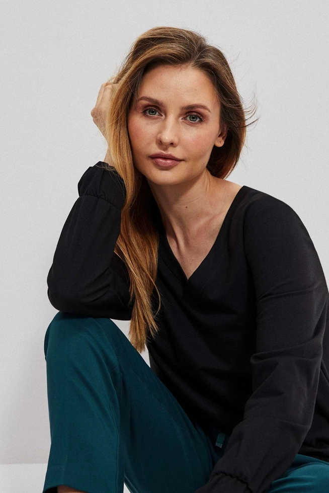 Bluza z długimi rękawami i dekoltem V czarna