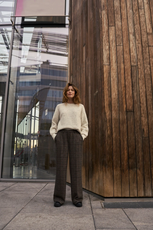 Spodnie w kratę brązowe