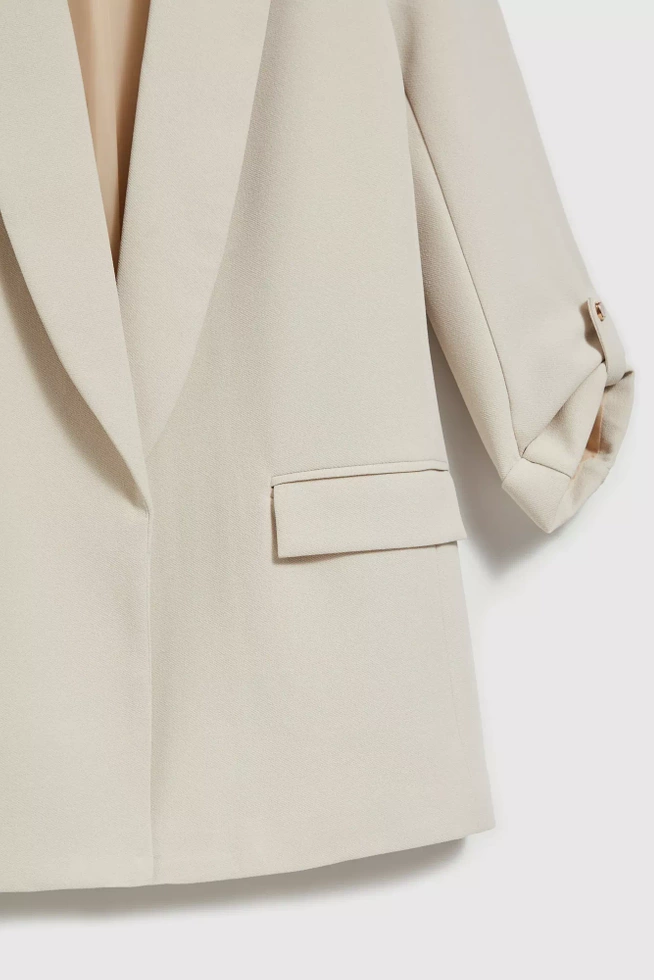 Marynarka z marszczonym rękawem 3/4 beżowa