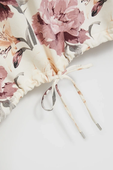 Bluza w kwiaty biała