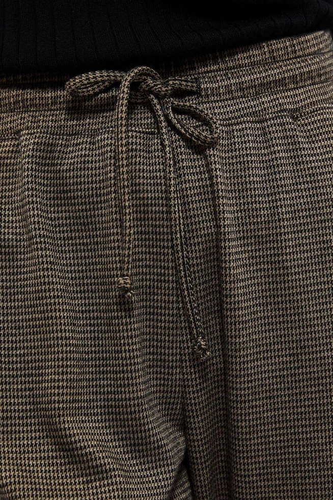 Spodnie z wiązaniem kasztanowe