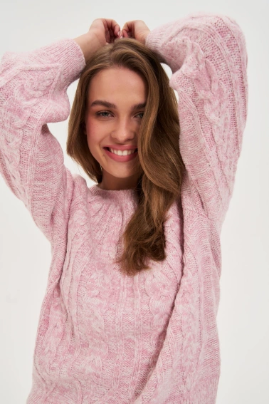 Sweter z ozdobnym splotem różowy