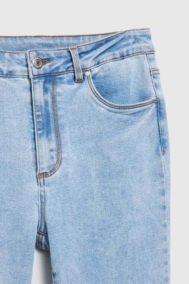 Jeansy z prostymi nogawkami jasnoniebieskie