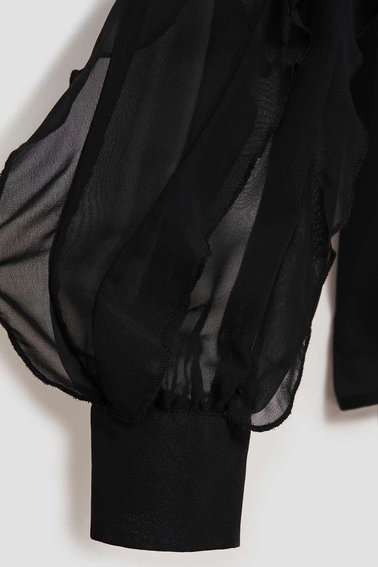 Koszula z falbanami na rękawach czarna