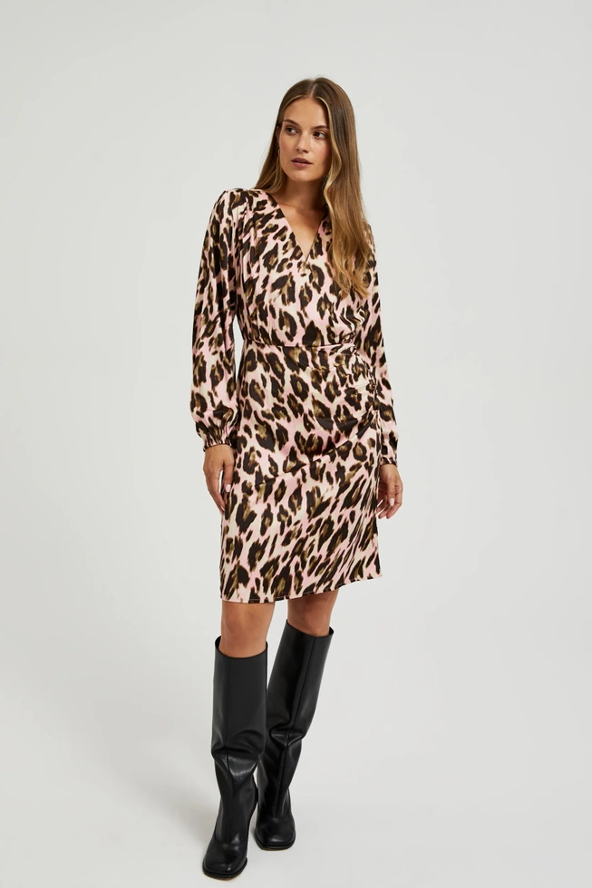 Sukienka w panterkę różowa