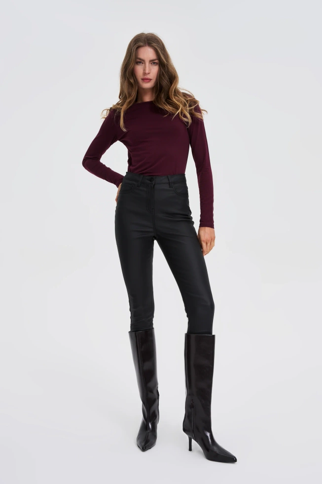 Dopasowana bluzka z długimi rękawami burgundowa