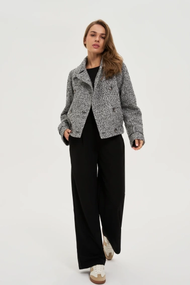 Krótki płaszcz czarno-biały