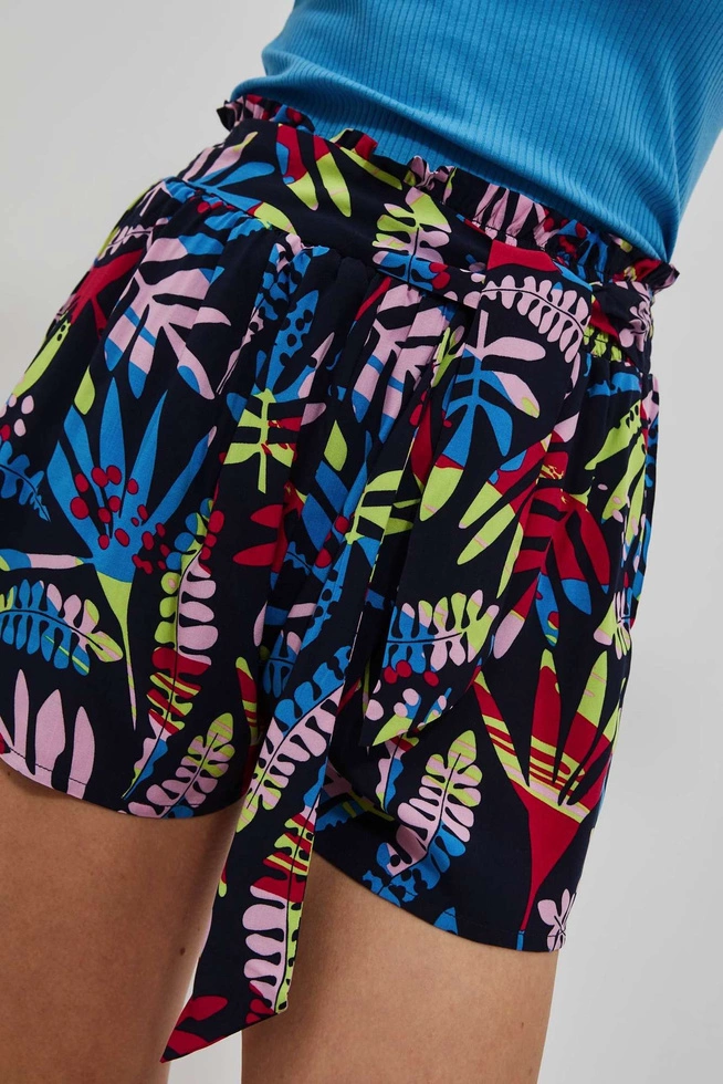 Szorty z nadrukiem i wiązaniem w pasie granatowe