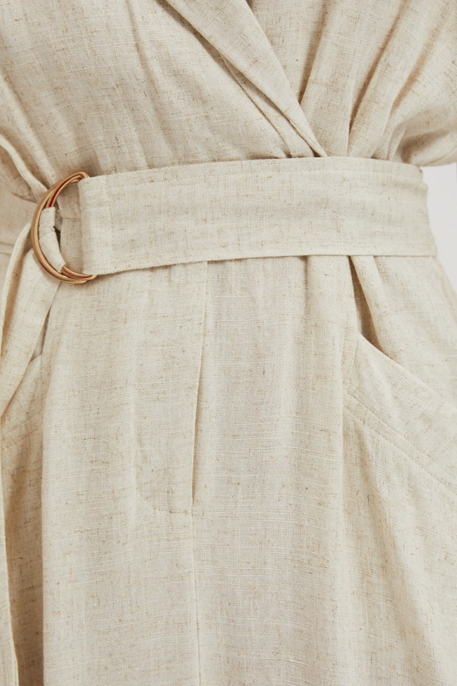 Lniana sukienka z dekoltem w serek beżowa