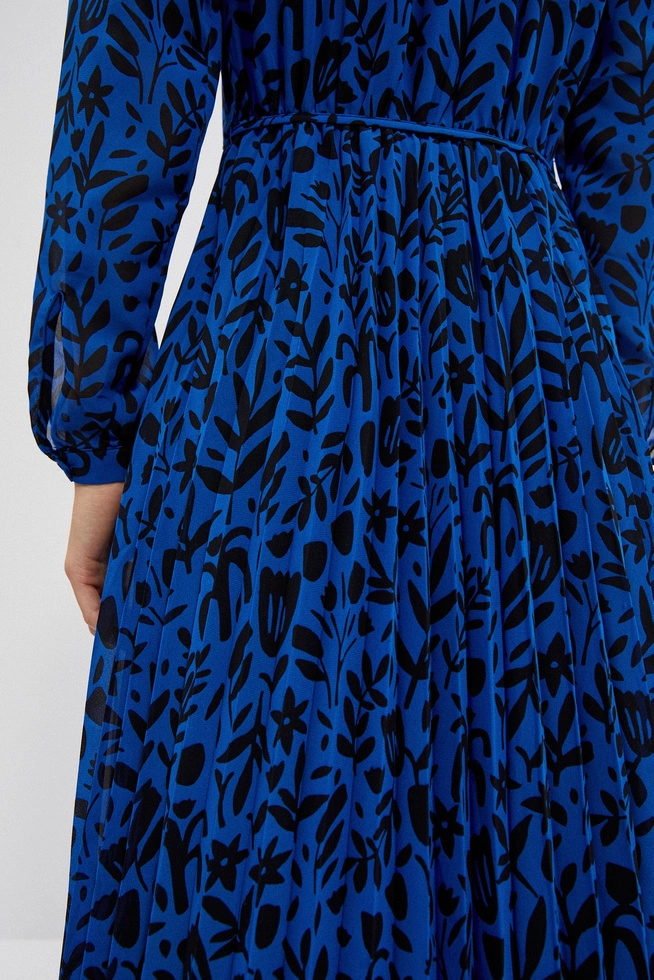 Sukienka z plisowanym dołem