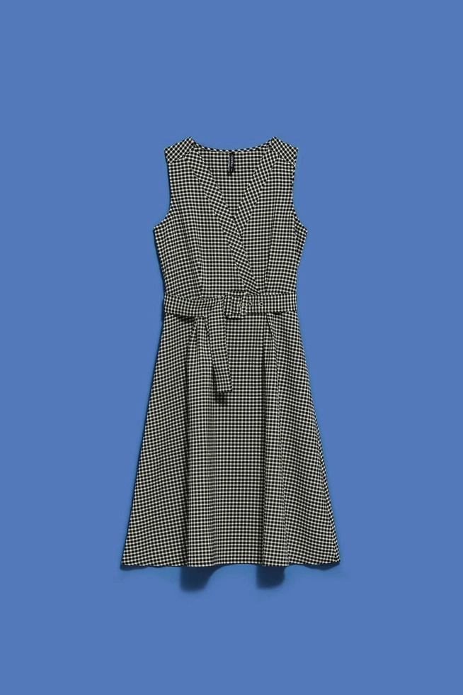 Rozkloszowana sukienka w stylu retro