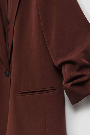 Jednorzędowa marynarka z rekawami 3/4