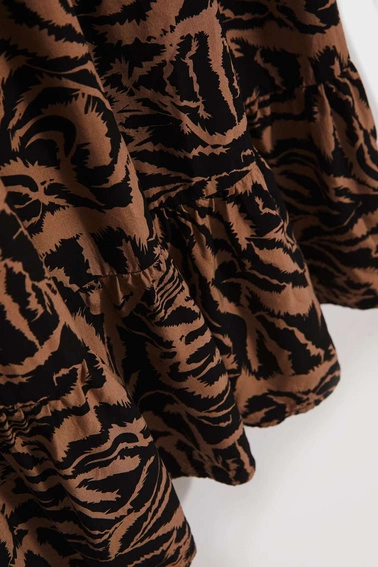 Wzorzysta sukienka midi