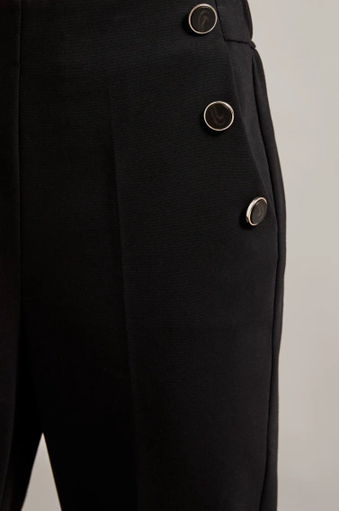 Spodnie w kant z ozdobnymi guzikami czarne