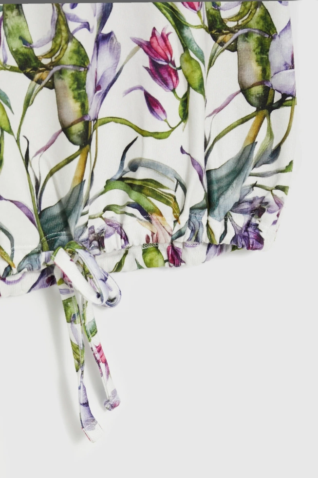 Bluzka w kwiaty biała