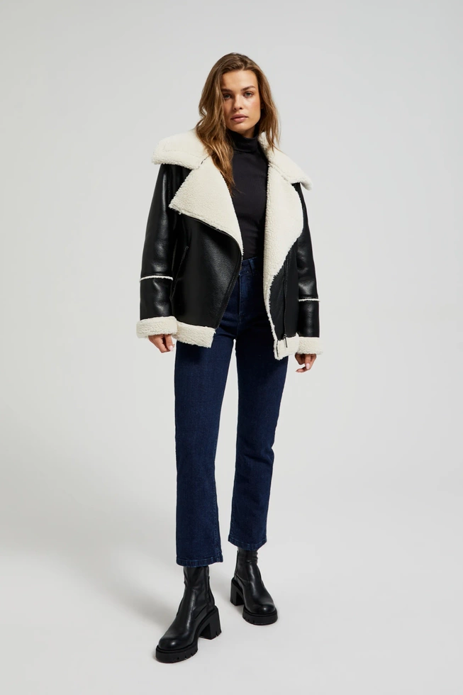 Kurtka z futrzanym kołnierzem czarna