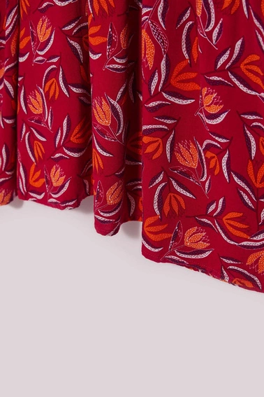 Sukienka z kwiatowym wzorem