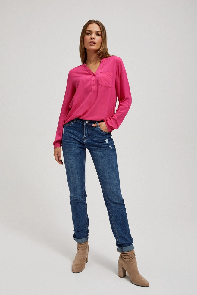 Koszula z dekoltem w serek i kieszonką