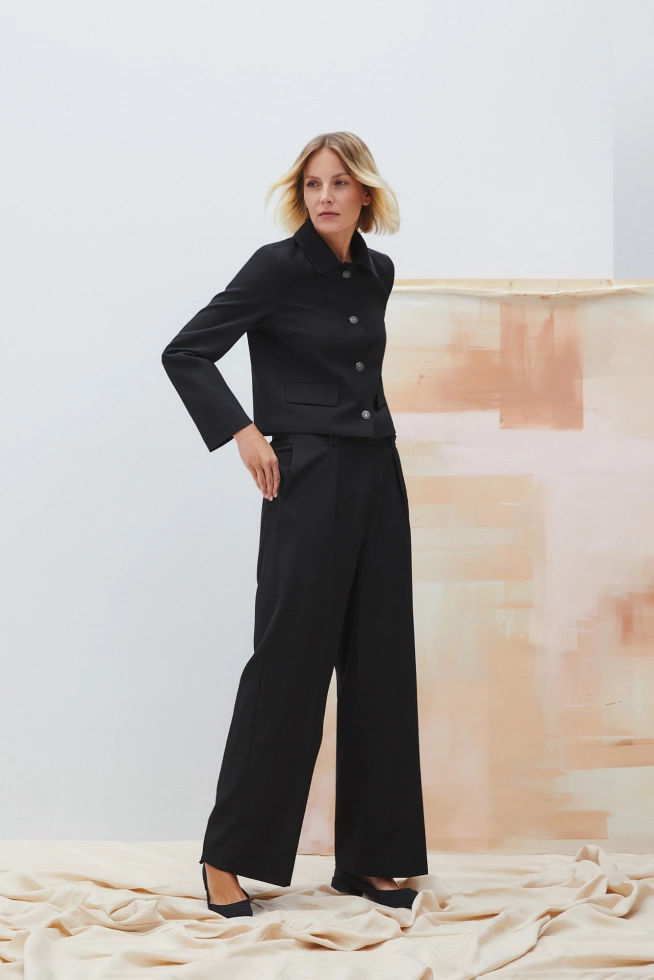 Eleganckie spodnie z paskiem czarne