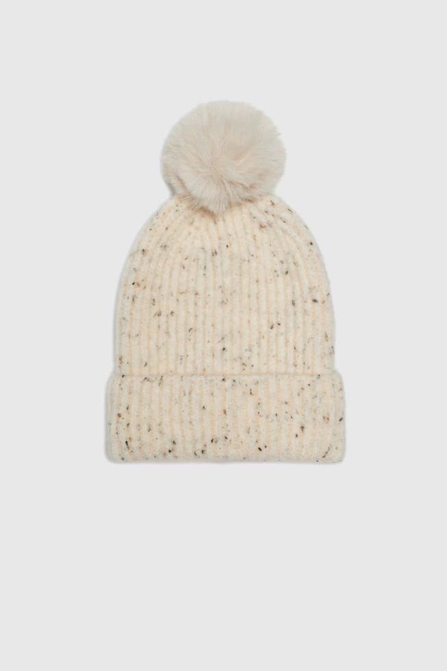 Ciepła czapka z pomponem beżowa
