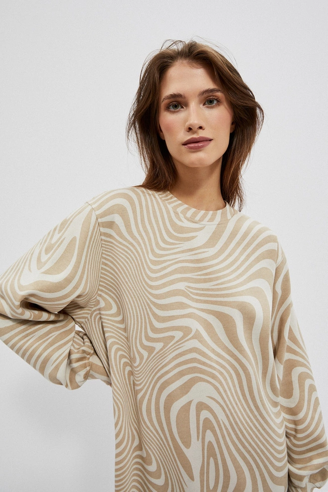 Dresowa sukienka z długim rękawem