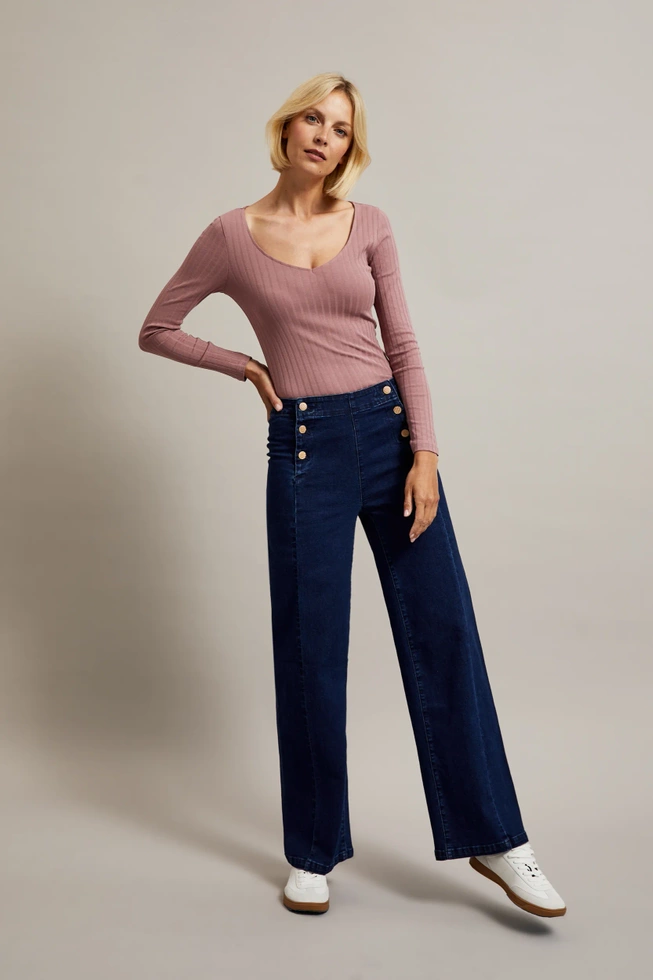 Prążkowana bluzka z dekoltem w serek