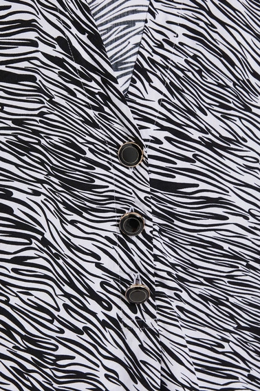 Koszula z dekoltem w serek czarno-biała