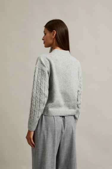 Kardigan z ozdobnym splotem szary