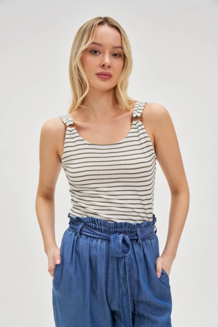 Top w paski biały