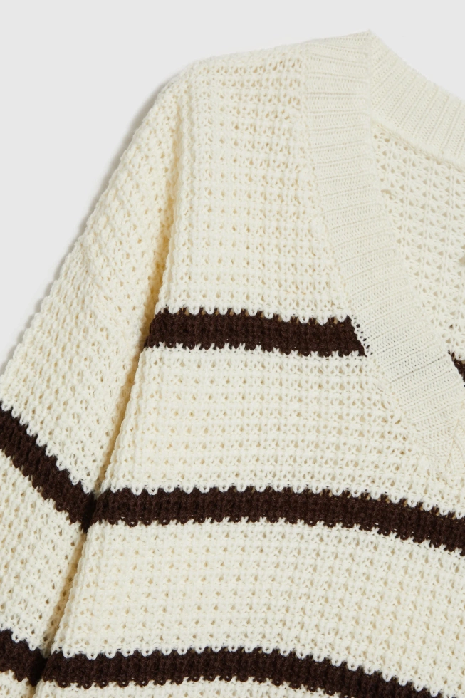 Sweter w paski beżowy