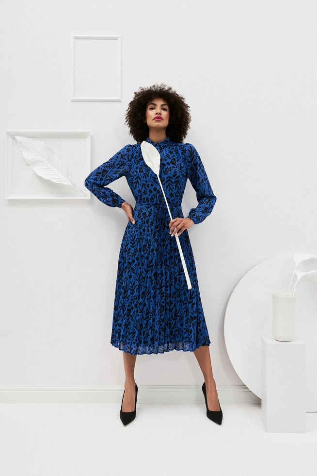 Sukienka z plisowanym dołem