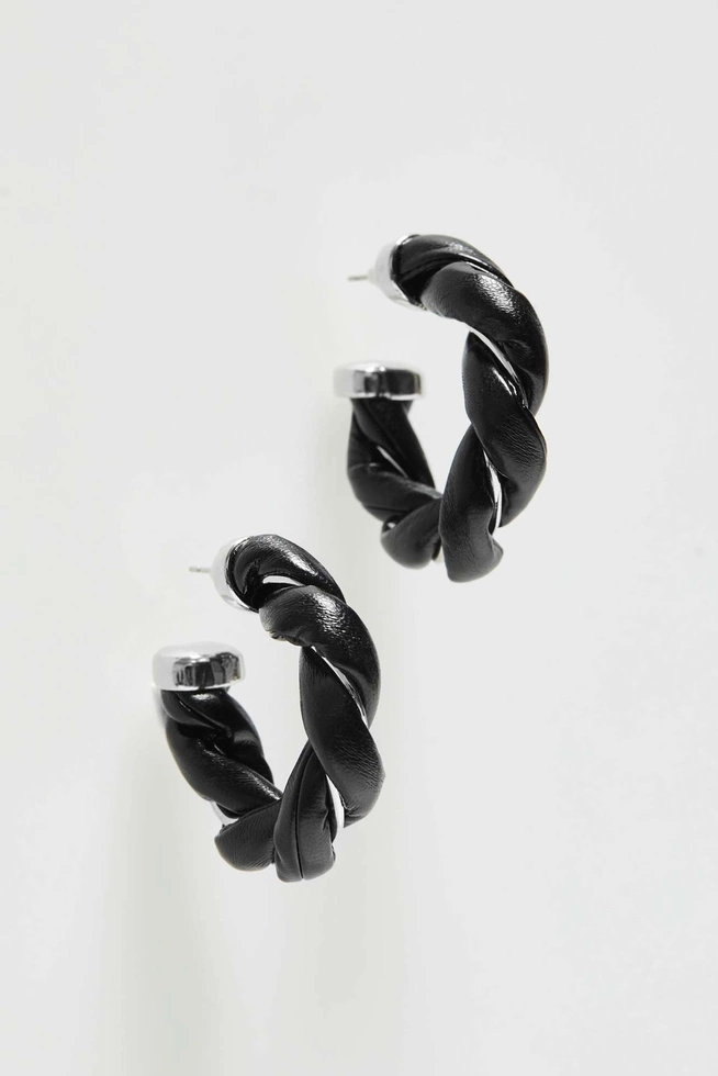 Kolczyki koła ze skórzanymi elementami