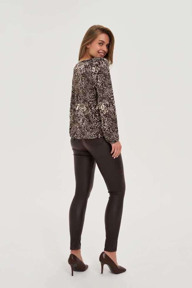 Woskowane spodnie brązowe