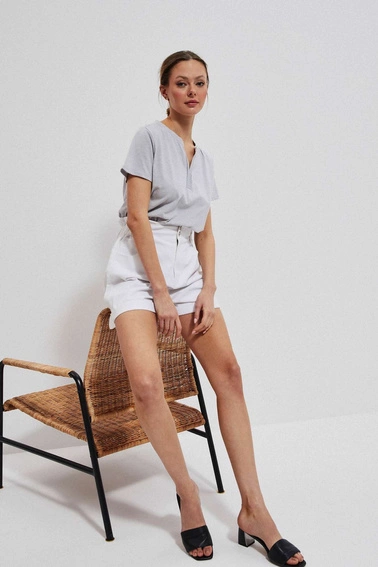 Bluzka z ażurowym dekoltem w serek