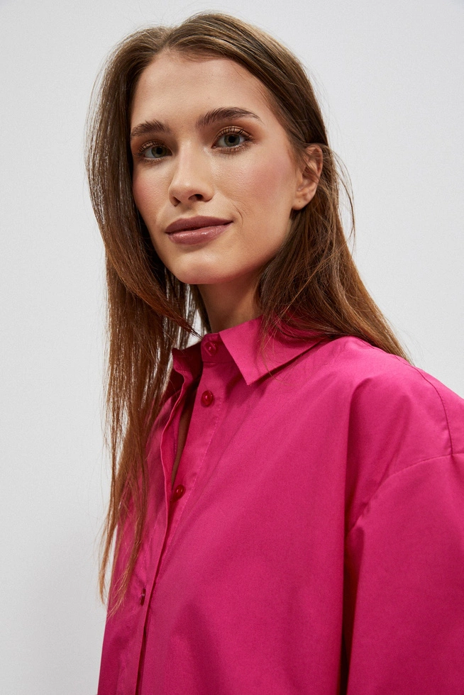 Koszulowa sukienka z paskiem w talii