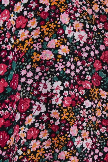 Koszula ze wzorem kwiatów i długimi rękawami czarna