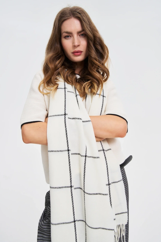 Szal w kratę biały