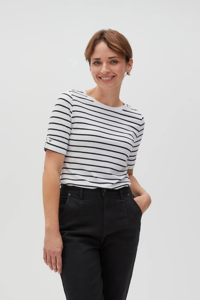 Bluzka w paski z okrągłym dekoltem czarna